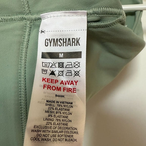 NWOT Never Worn Gymshark Women's Green Sports Bra size M - Picture 7 of 7
